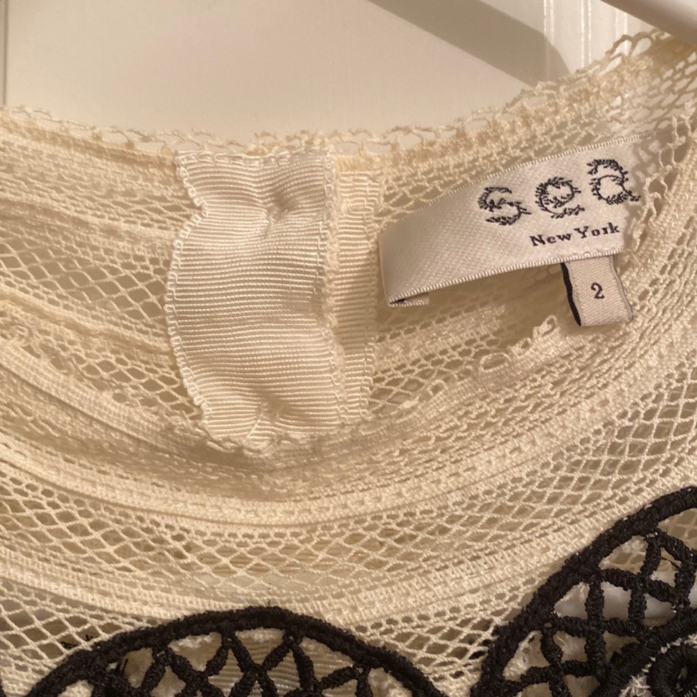 SEA NEW YORK
Lace Pattern Bateau Neckline Crop Top Size 2 - Picture 3 of 9